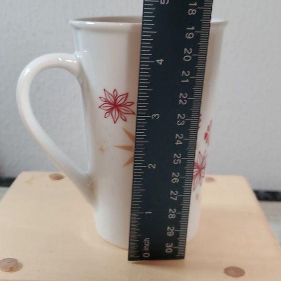 Starbucks Holiday Poinsettia Tall Coffee or Tea Mug Large - Picture 8 of 9